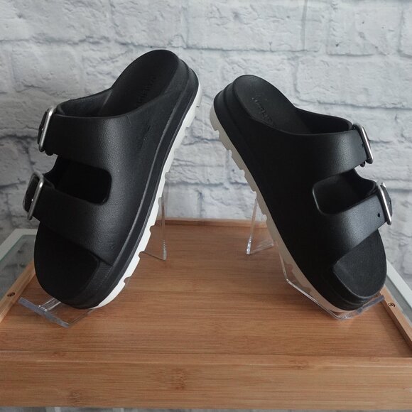 J/Slides tan on sandal in black - Picture 4 of 9